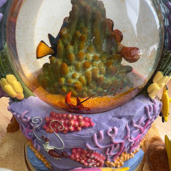 Disney Pixar Finding Nemo Musical Snow Globe Rotating Base "Tiny Bubbles" - Picture 5 of 10